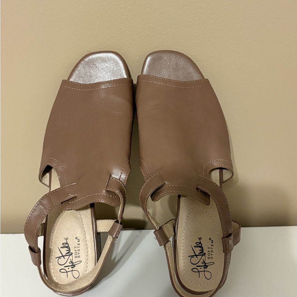 Life Stride Tan Open-Toe Sandals, size 10, New